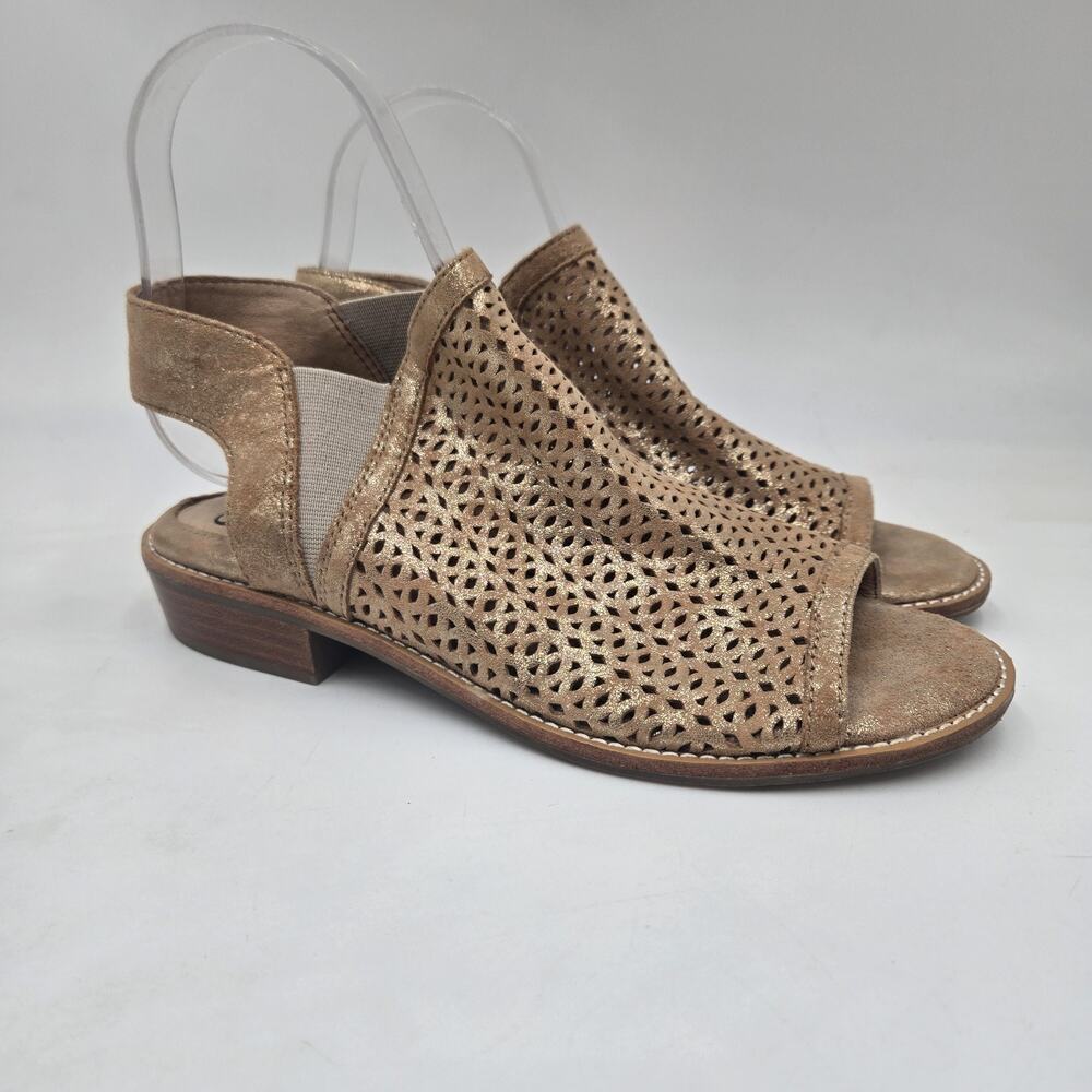 Sofft Gold Metallic Leather Perforated Sandals Size 7 M Flats Gladiator